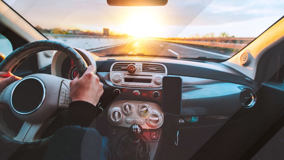 Acquisto e manutenzione auto sempre più digitali