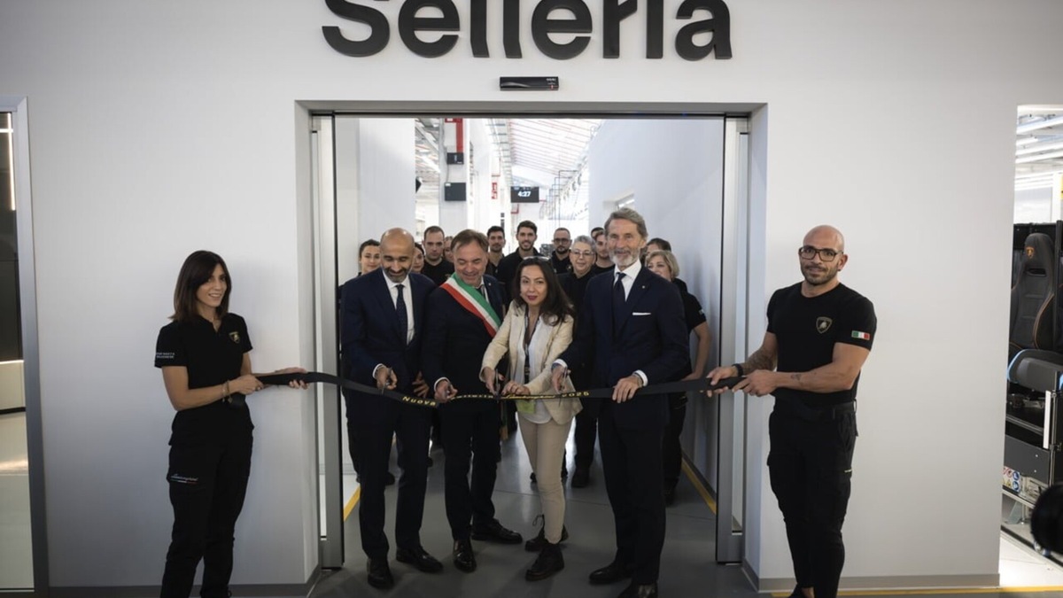 Lamborghini, sempre più di lusso, la selleria raddoppia a Sant’Agata