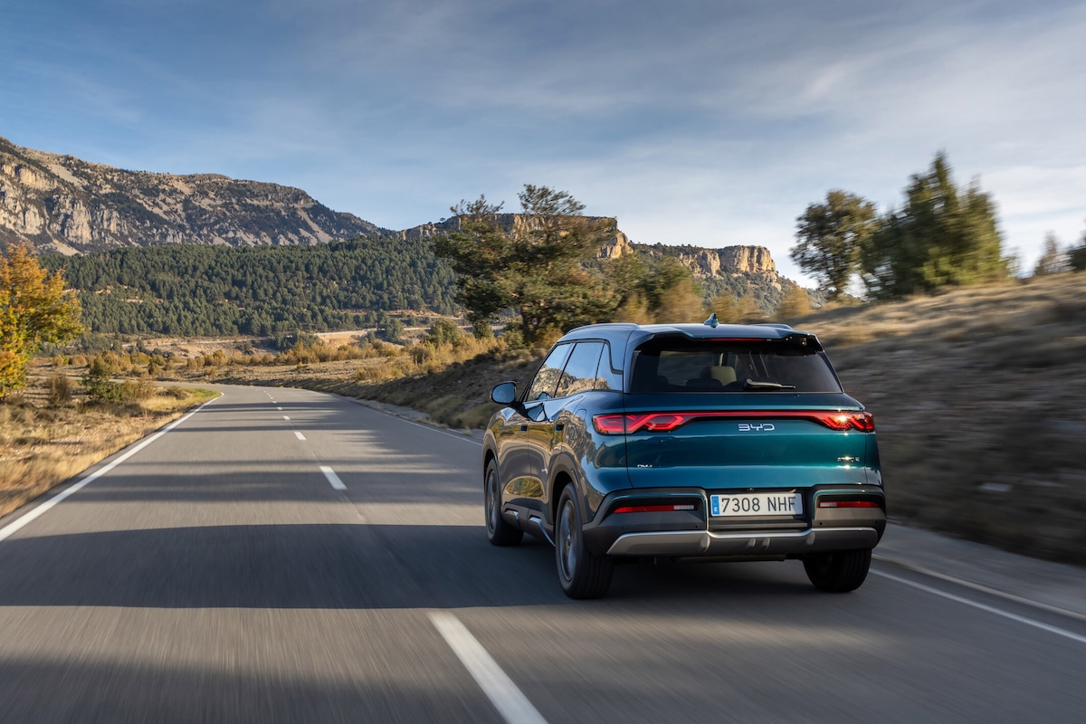 Le foto della BYD Atto 2 DM-i 2026, il Suv super ibrido plug-in