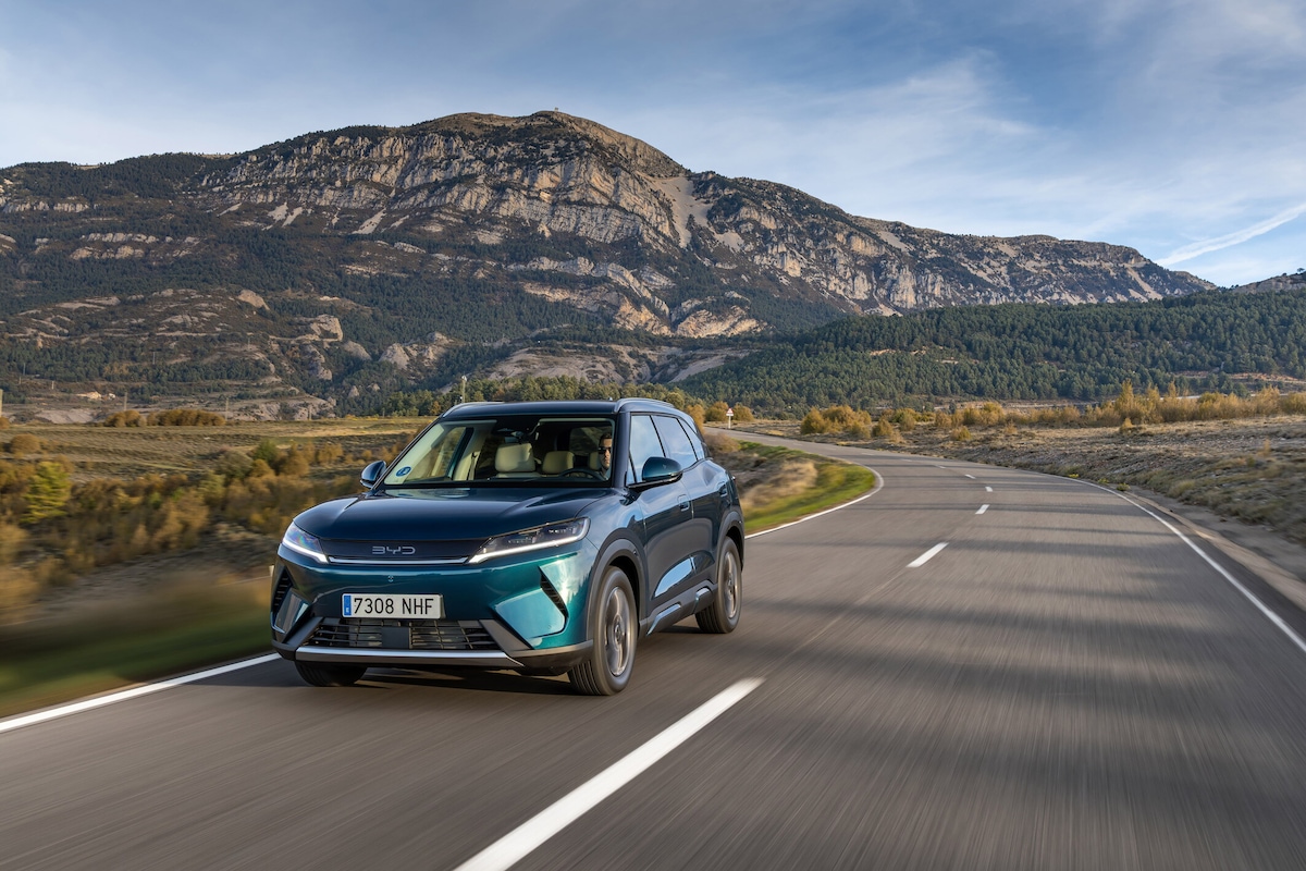 Le foto della BYD Atto 2 DM-i 2026, il Suv super ibrido plug-in