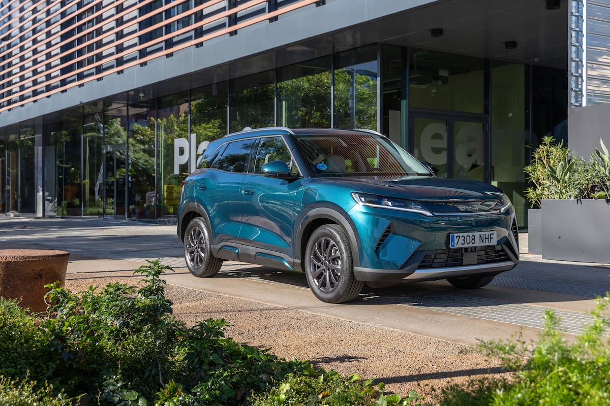 Le foto della BYD Atto 2 DM-i 2026, il Suv super ibrido plug-in