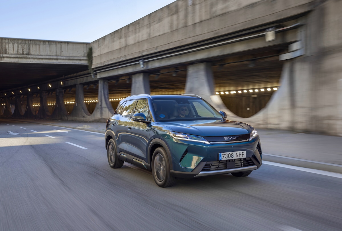 Le foto della BYD Atto 2 DM-i 2026, il Suv super ibrido plug-in