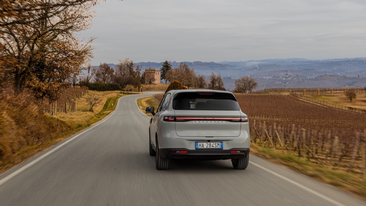 Leapmotor al Salone di Bruxelles con le novità B10 Hybrid, B03X e B05