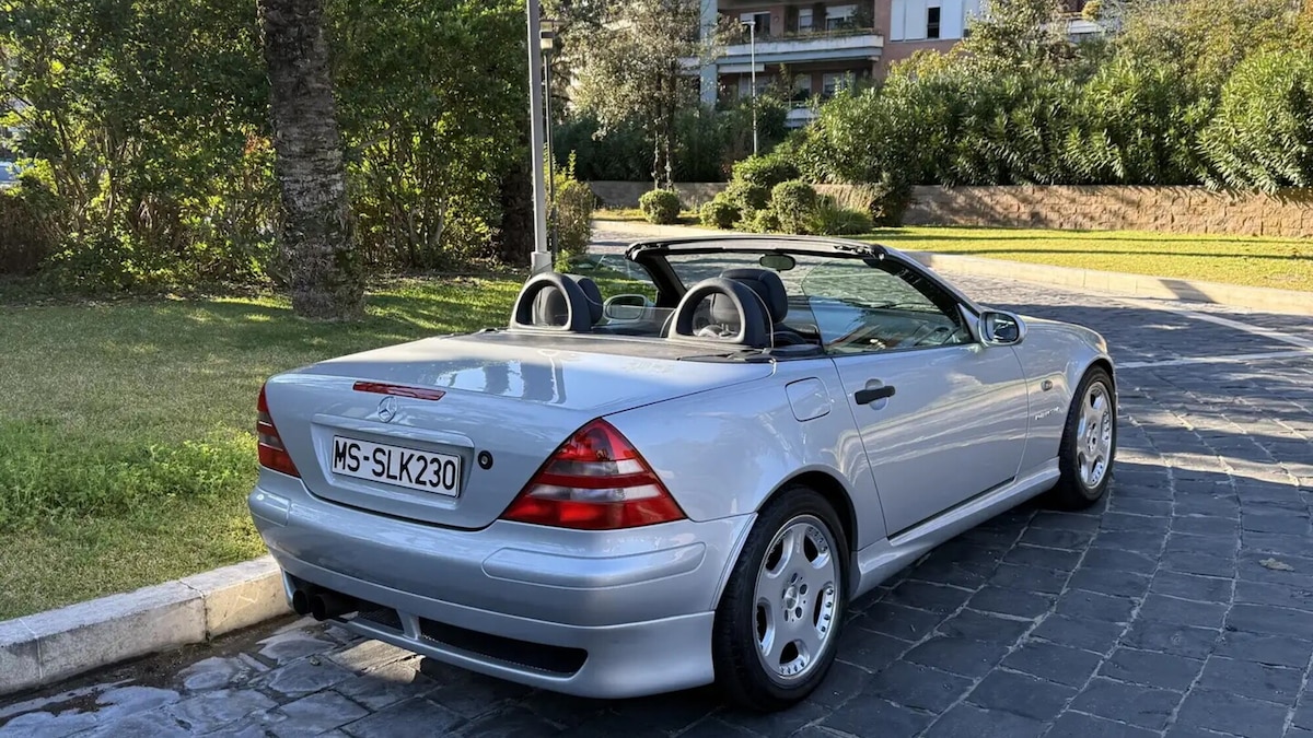 Mercedes SLK 230, quella guidata da Schumacher è in vendita