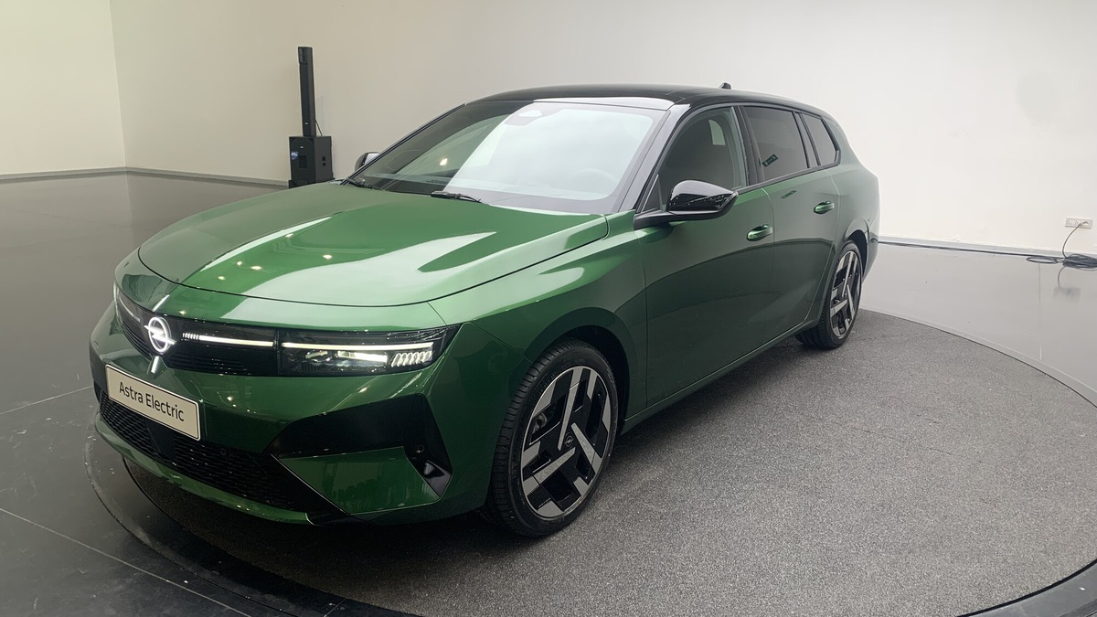 Opel Astra 2026, design affinato, tecnologia HD e motori per tutti