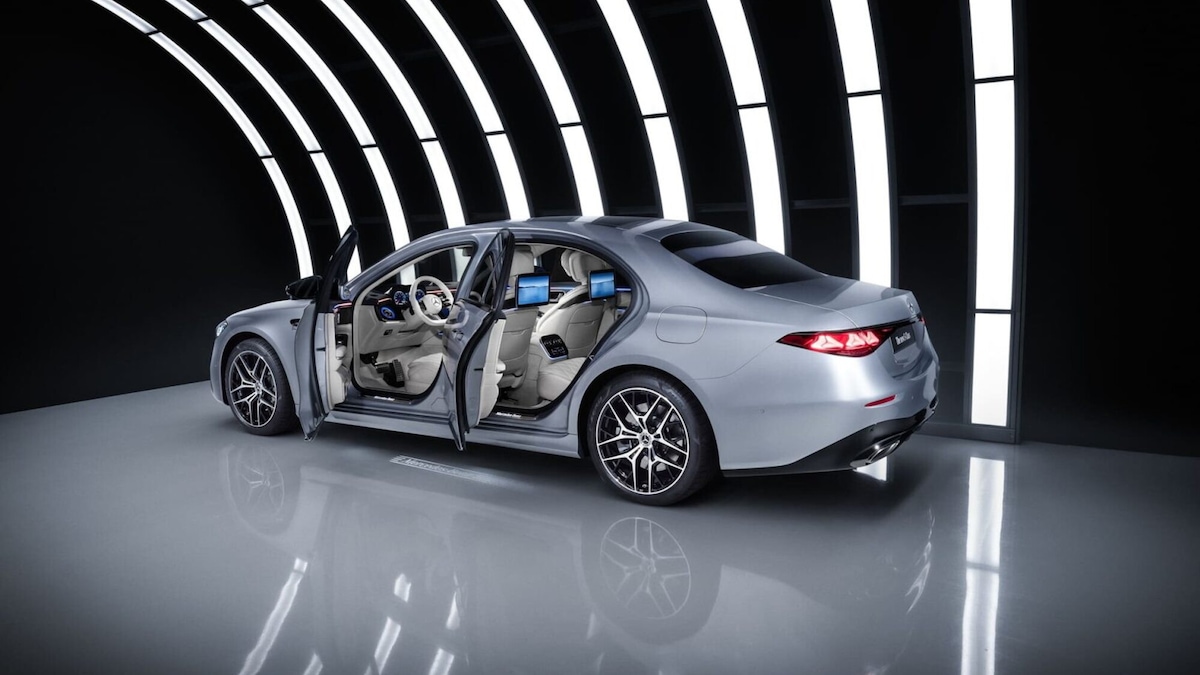 Mercedes Classe S 2026, tecnologie top e lusso V8