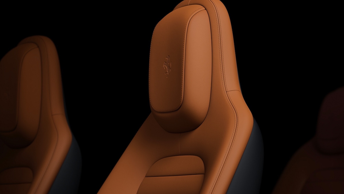 Ferrari Luce, gli interni tra stile retro' e tocchi di iPhone