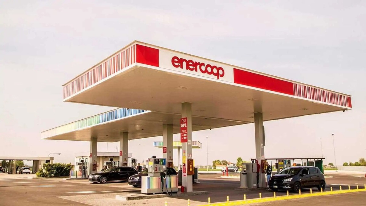 Prezzo benzina: perché cambia e da cosa dipende davvero