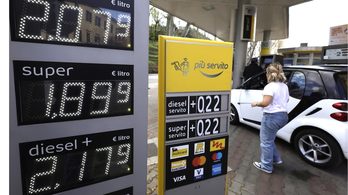 Carburanti, taglio delle accise ma prezzi ancora invariati: l'allarme del Codacons