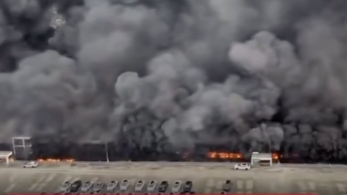 Incendio alla fabbrica BYD in Cina, cosa è successo davvero nel maxi parcheggio di Shenzhen