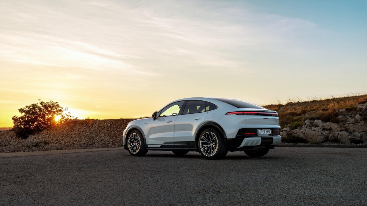 Porsche Cayenne Coupé Electric, come il Cayenne ma un dettaglio simil-911