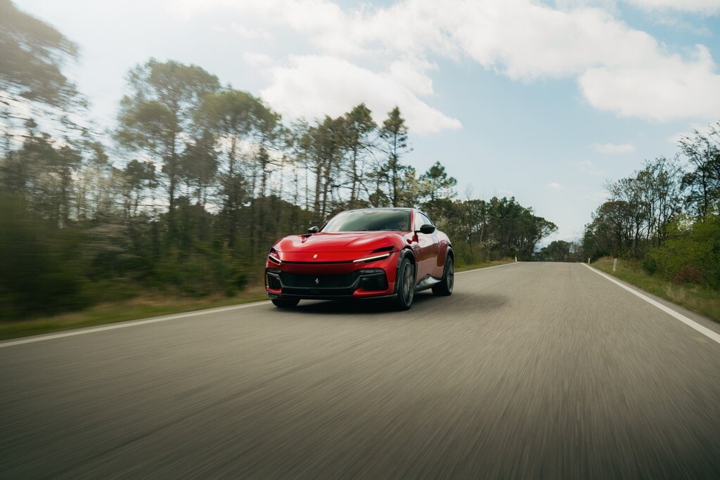 Ferrari Purosangue Handling Speciale in azione