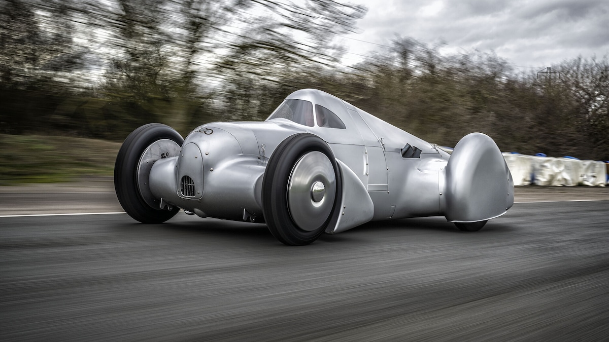 Audi ricrea la Auto Union Lucca, Batmobile degli anni Trenta da 326 km/h