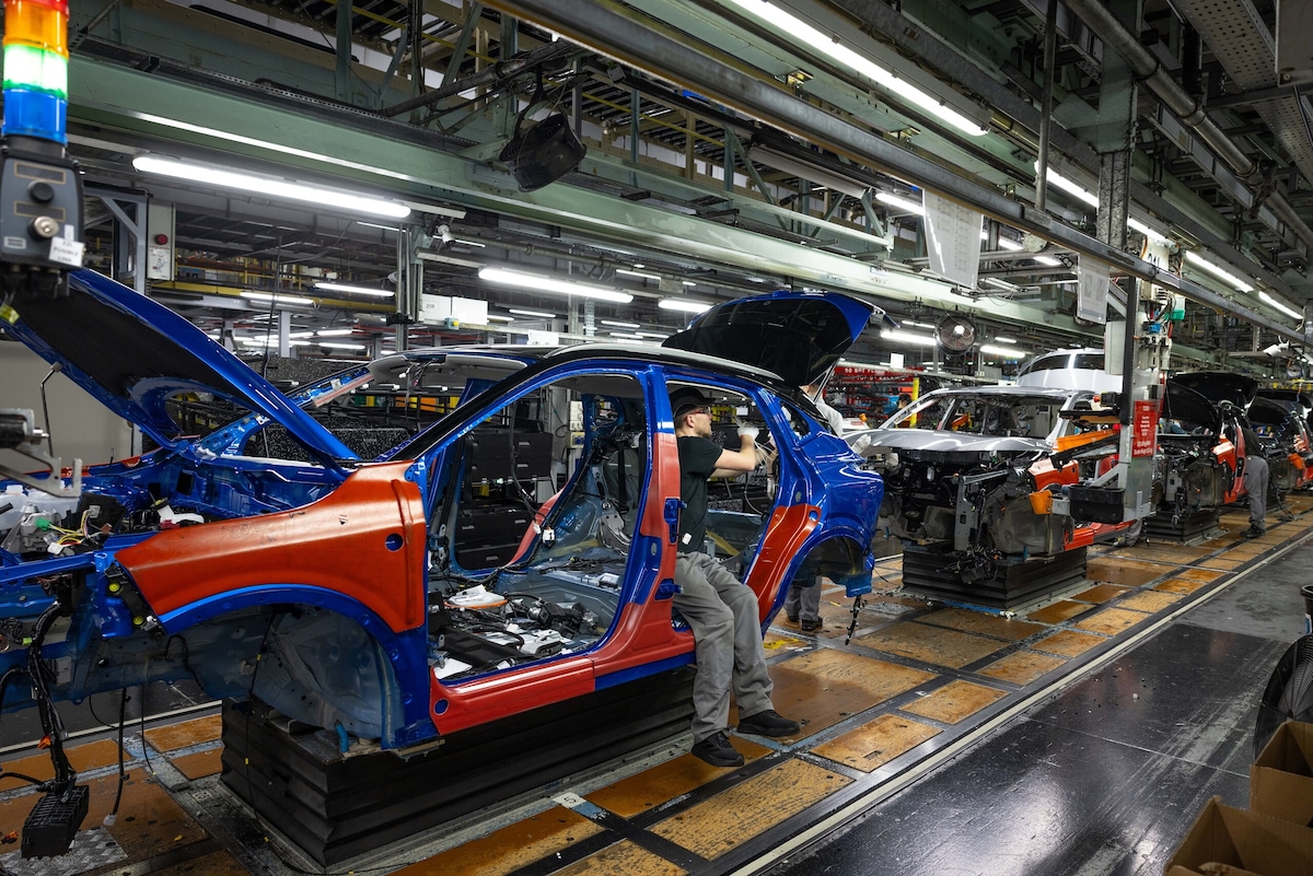 Nissan, dimezzate le linee di produzione a Sunderland in attesa di Chery