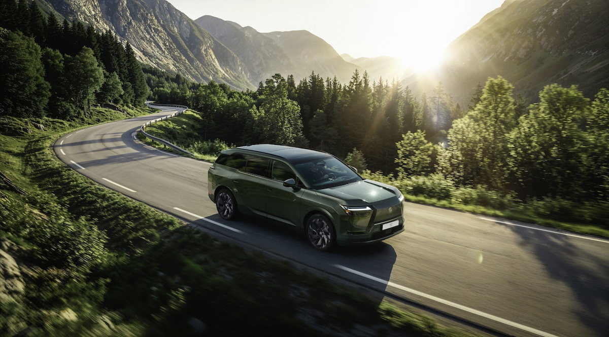 Lexus TZ, Suv elettrico a 6 posti