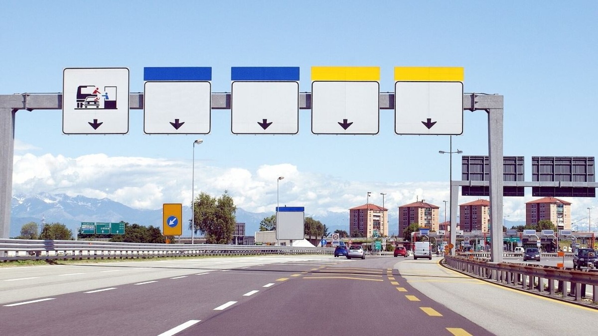 In autostrada senza code al casello: le offerte Telepass, UnipolMove e MooneyGo
