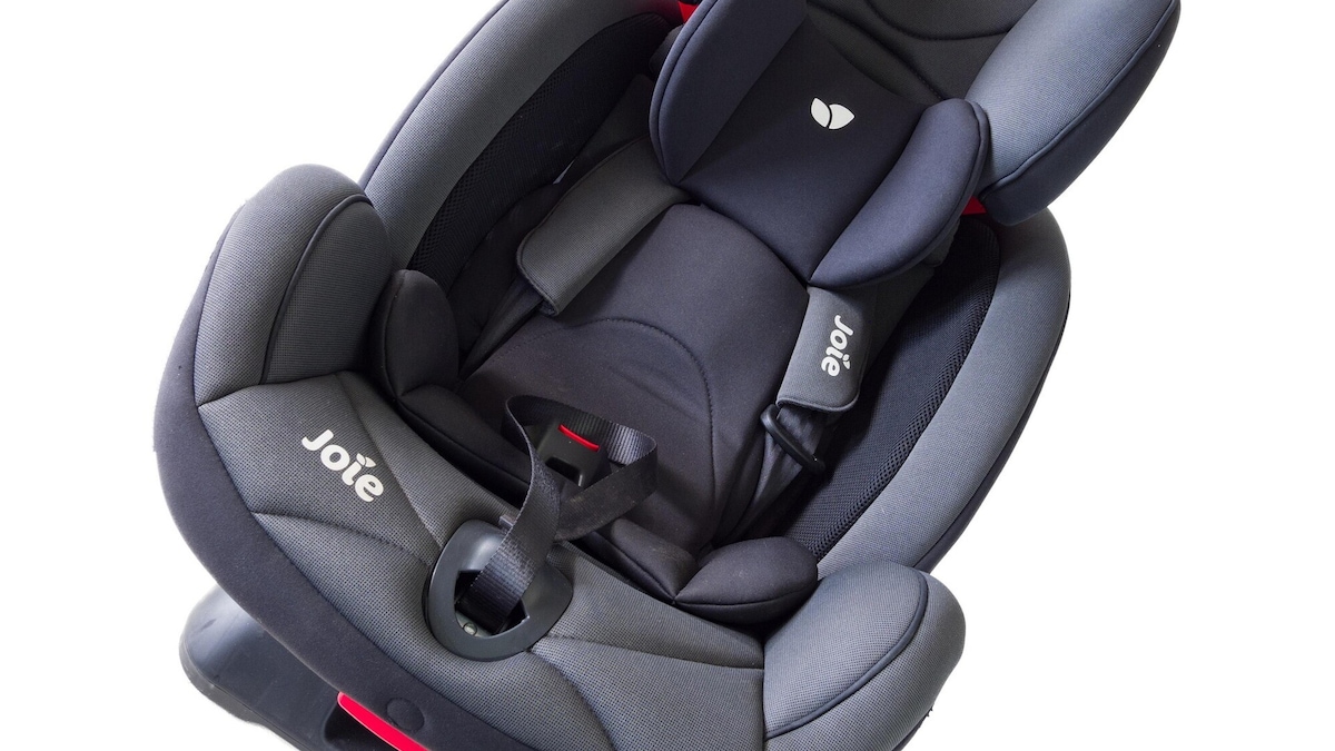 Seggiolino auto, come scegliere il più sicuro: la guida completa