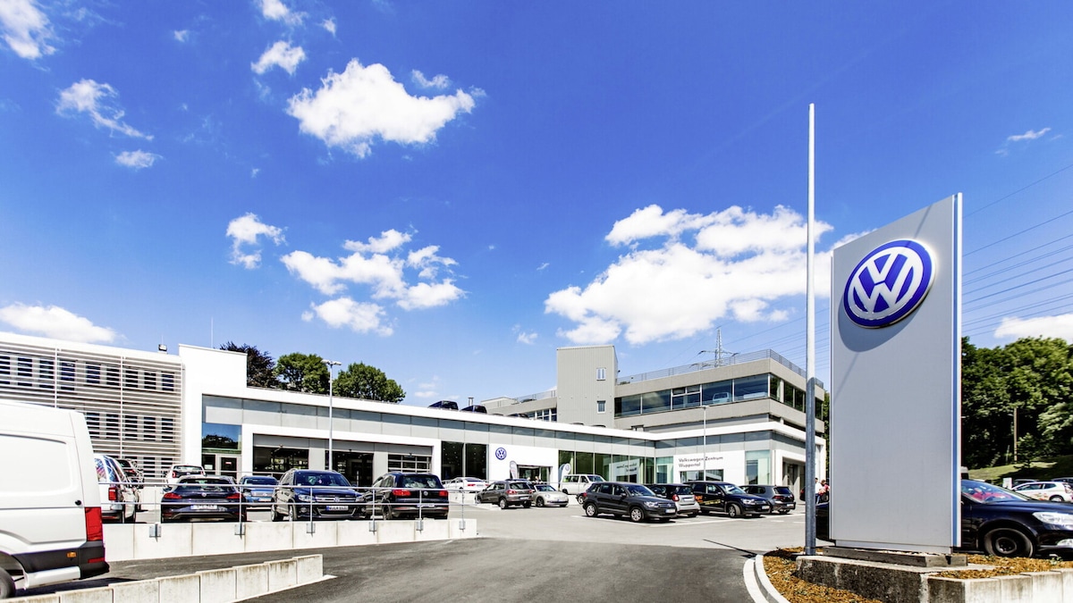 Euro 7 costa caro: Volkswagen aumenta i prezzi delle auto termiche
