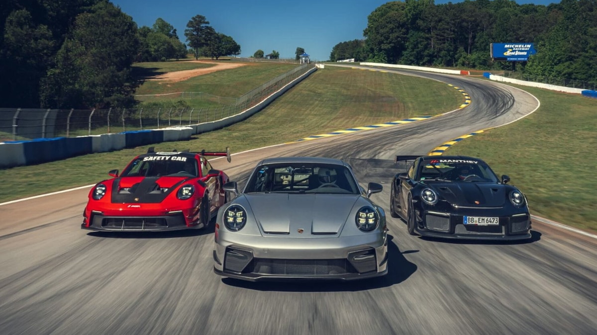 Ferrari, Aston Martin, Porsche e... Le stradali sono più potenti che a Le Mans
