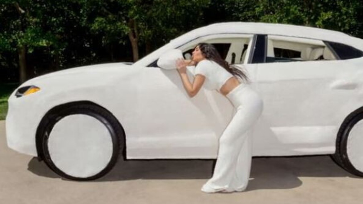 Kim Kardashian: Lambo pelosa, i cerchi di Travis Scott e... Le auto di lady Hamilton