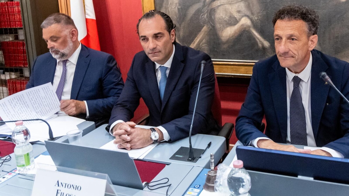 Filosa rilancia Maserati e apre Cassino. Poi avverte: l'Italia costa troppo