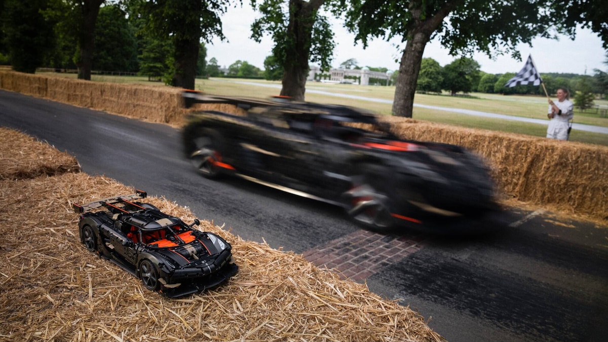 La Koenigsegg fatta di Lego sfreccia a Goodwood
