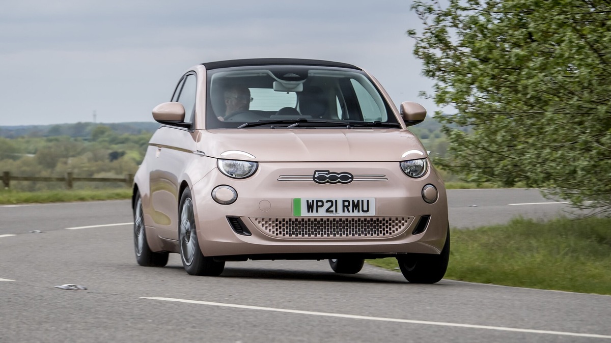 Fiat, 500 da record a Mirafiori. E va all'attacco in Inghilterra