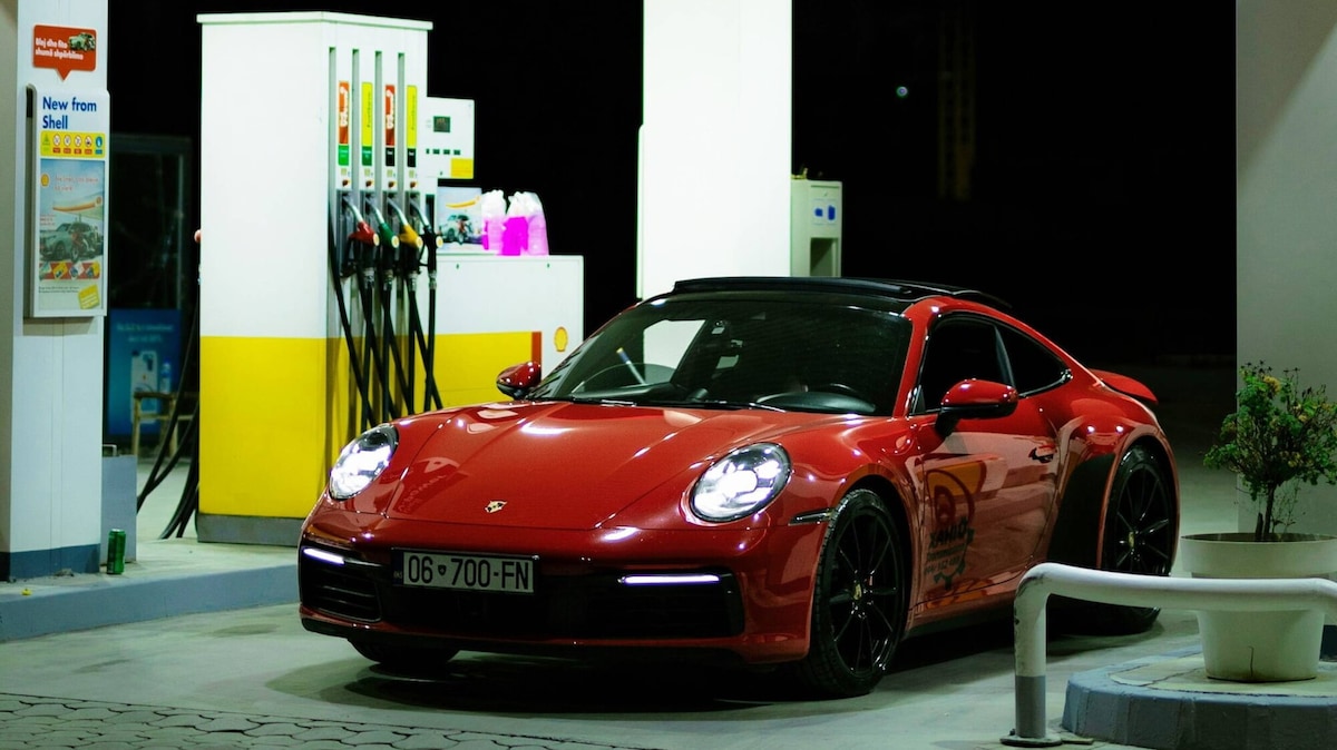 Prezzi carburanti: calo benzina, diesel e Gpl. Sconto a metà in autostrada