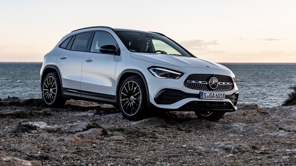 Mercedes GLA story, da crossover a vero suv aspettando la terza serie