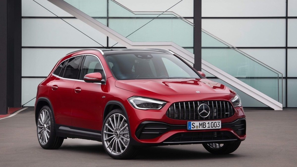 Mercedes GLA story, da crossover a vero suv aspettando la terza serie