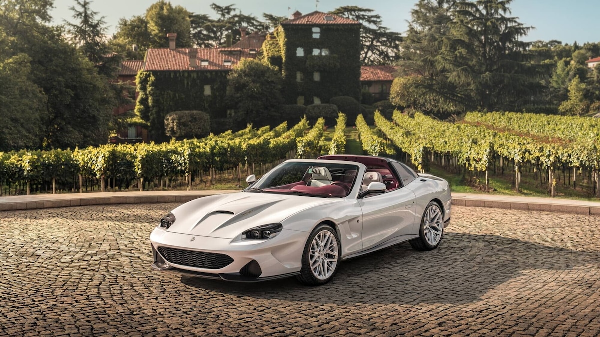 Touring Superleggera Veloce12 Aperta, il V12 Ferrari canta all'Opera