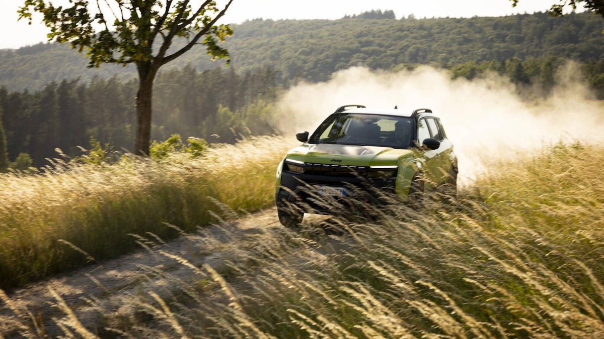 Jeep Avenger 4xe, ora è una vera fuoristrada