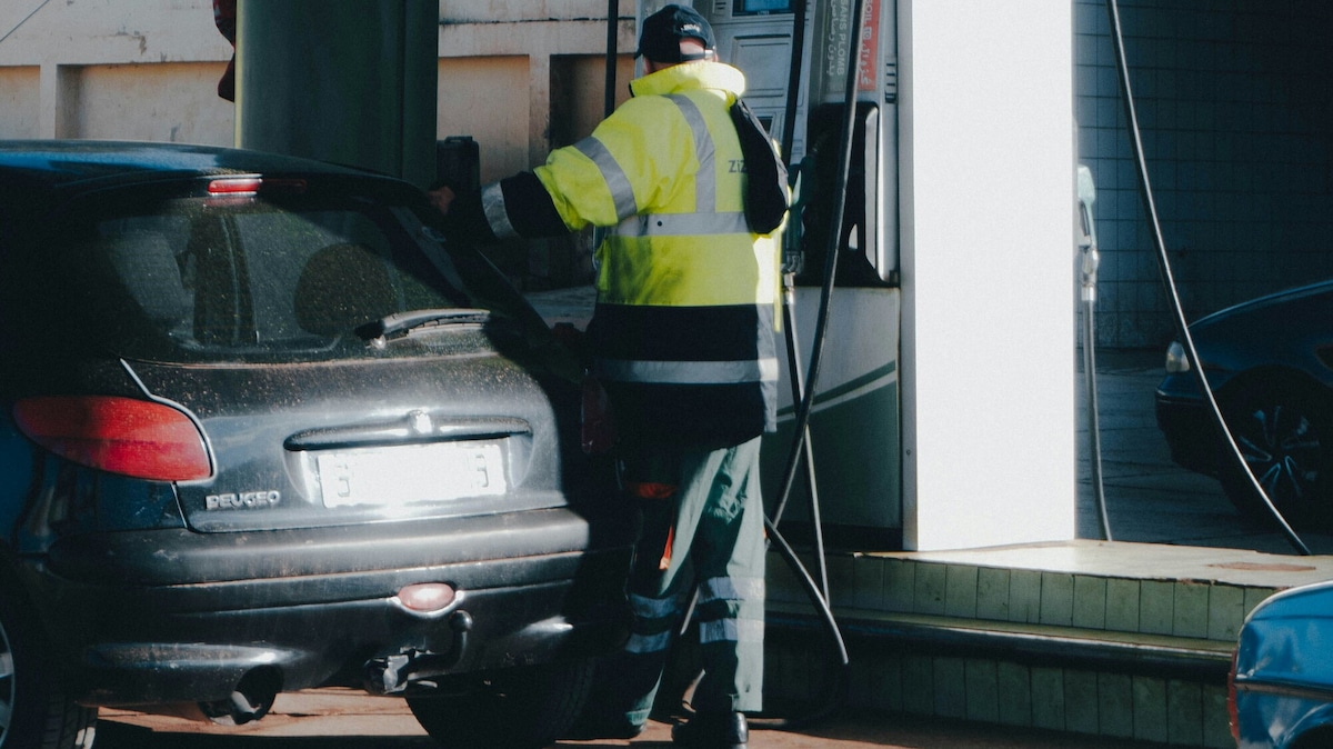 Prezzi carburanti alle stelle: batosta benzina e gasolio sale al doppio