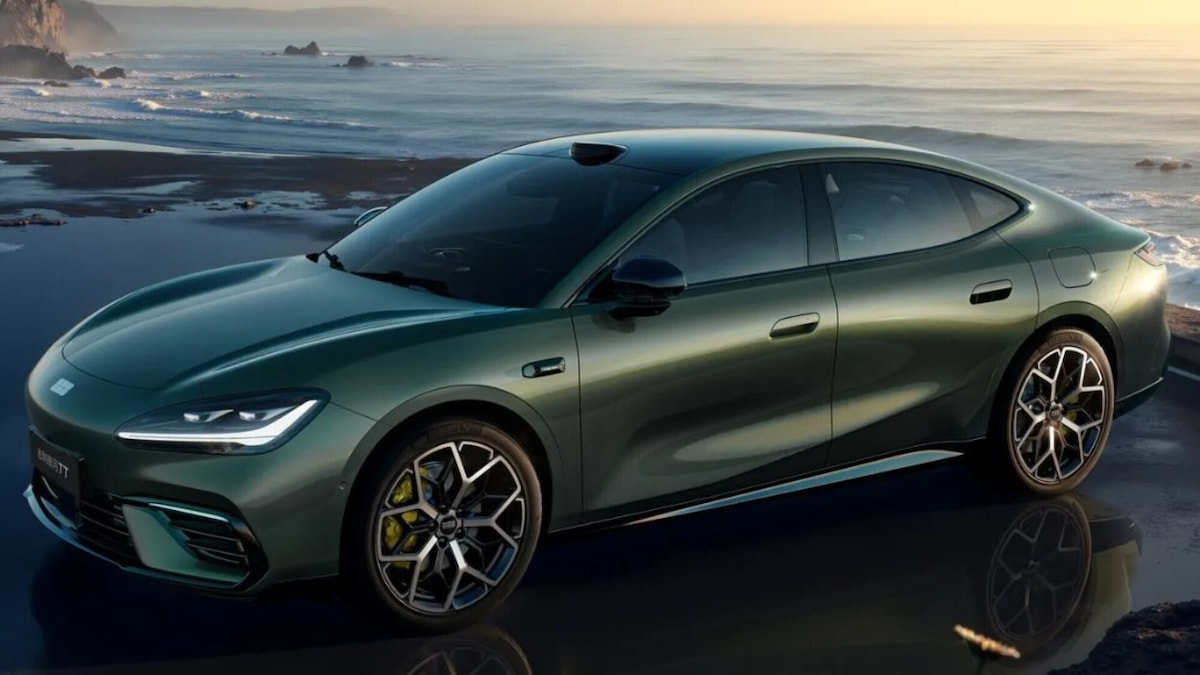 Geely Galaxy TT, la berlina elettrica cinese da 570 CV