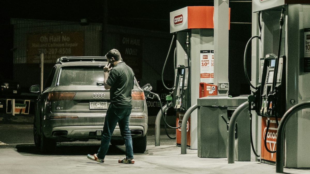 Prezzi carburanti, stangata benzina e diesel. Il Codacons boccia l'app del Mimit