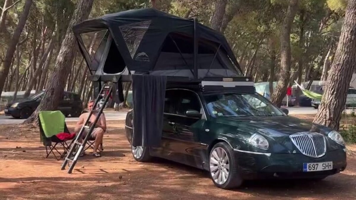 Lancia Thesis diventa camper: nuova vita per l'ammiraglia che spopola sui social
