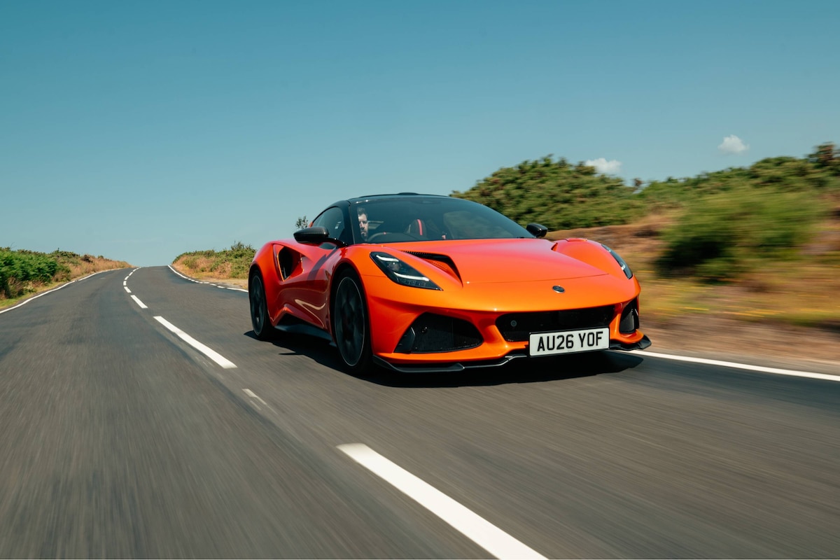 Lotus Emira 420 Sport, pura essenza di sportività pronta per la pista