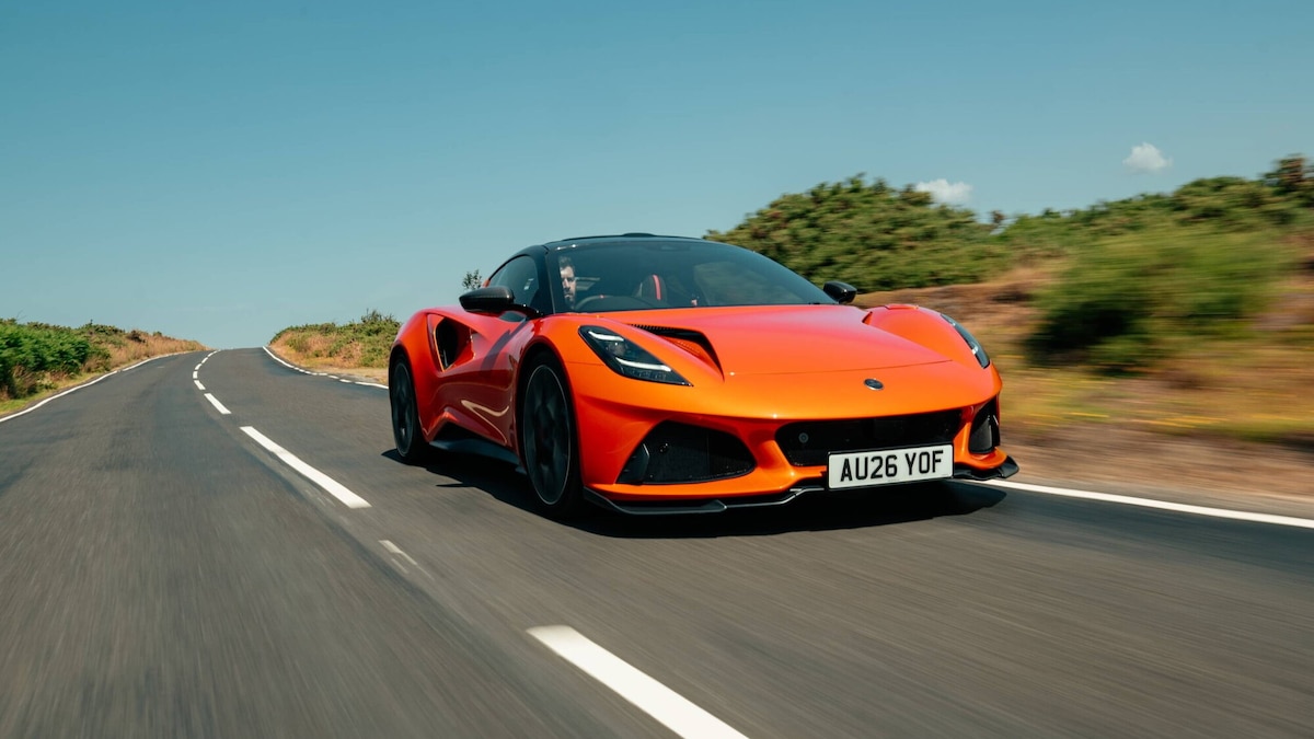 Lotus Emira 420 Sport, pura essenza di sportività pronta per la pista