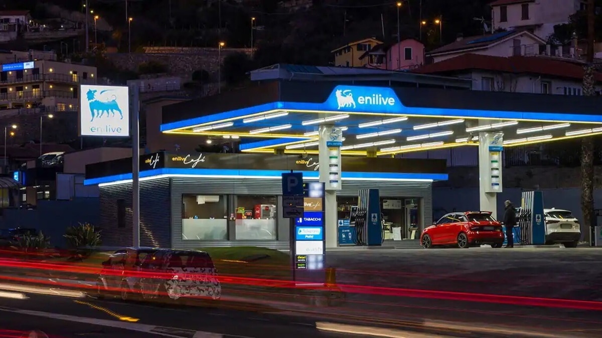 Benzina, sconto da Amazon e Eni: -5 centesimi in Germania. Arriverà in Italia?