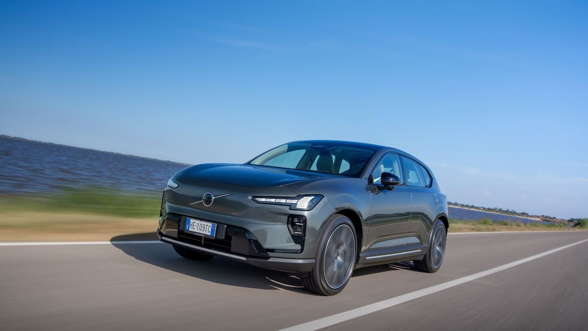 Volvo EX60, il grande Suv diventa elettrico: prezzo da ibrida e autonomia record