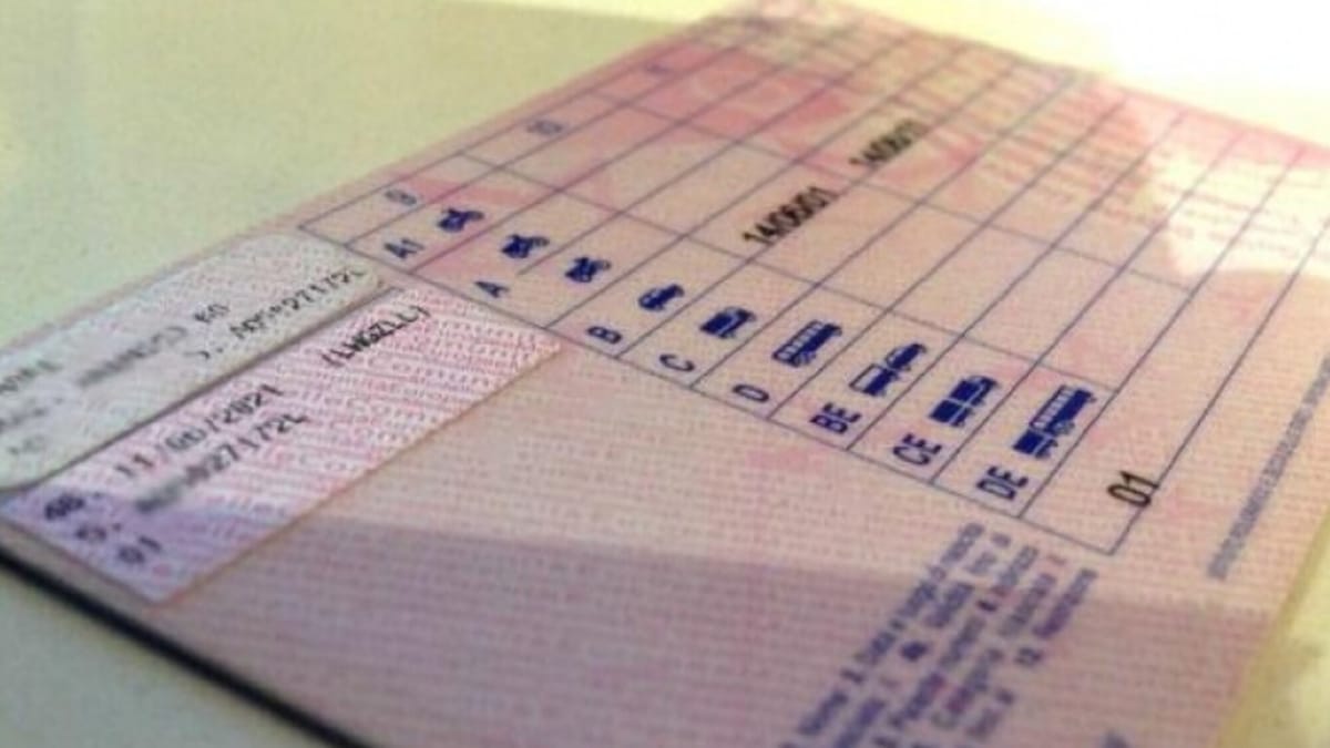 Patente, oggi passeresti l'esame? Bocciato ai quiz il 92% dei guidatori esperti