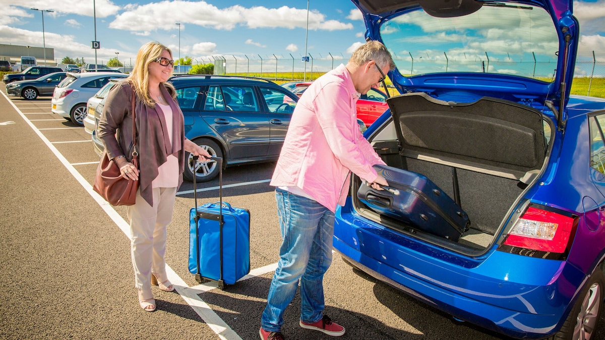 Vacanze, boom del noleggio auto: 10 regole per evitare brutte sorprese