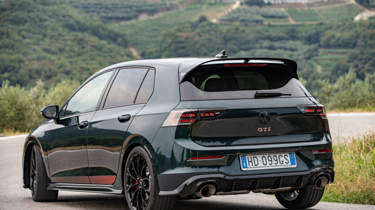 Volkswagen Golf GTI EDITION 50: la più veloce di sempre da record al Nürburgring