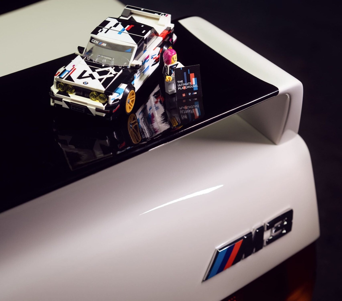 BMW M3, per i 40 anni veste la stessa livrea del kit LEGO