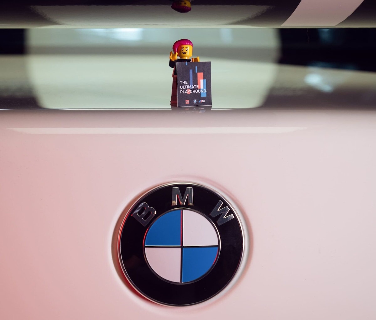 BMW M3, per i 40 anni veste la stessa livrea del kit LEGO