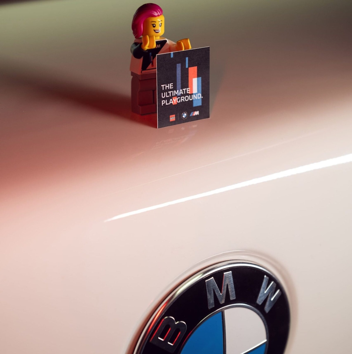 BMW M3, per i 40 anni veste la stessa livrea del kit LEGO