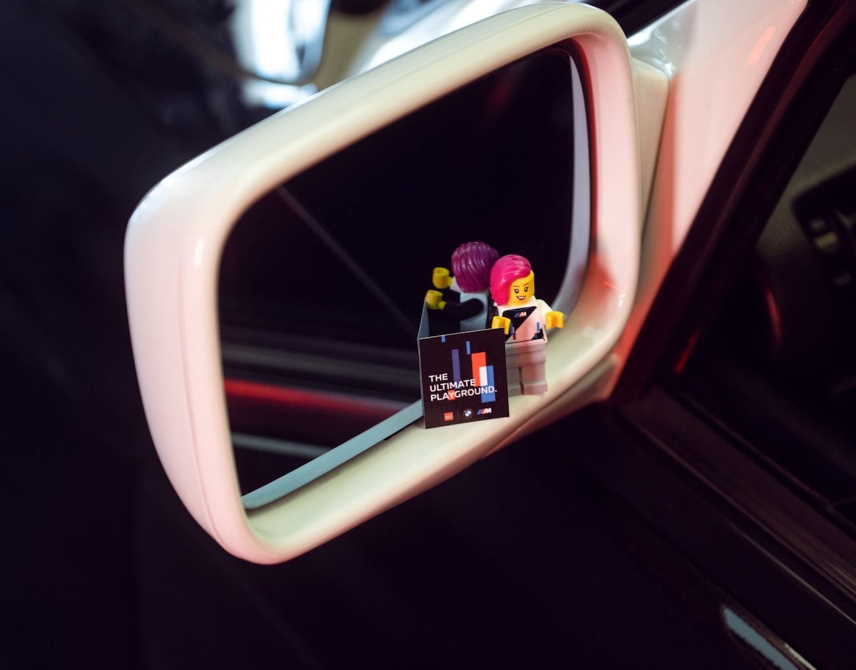 BMW M3, per i 40 anni veste la stessa livrea del kit LEGO