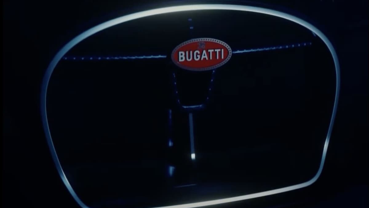 Bugatti, due scatti anticipano la nuova one-off Solitaire
