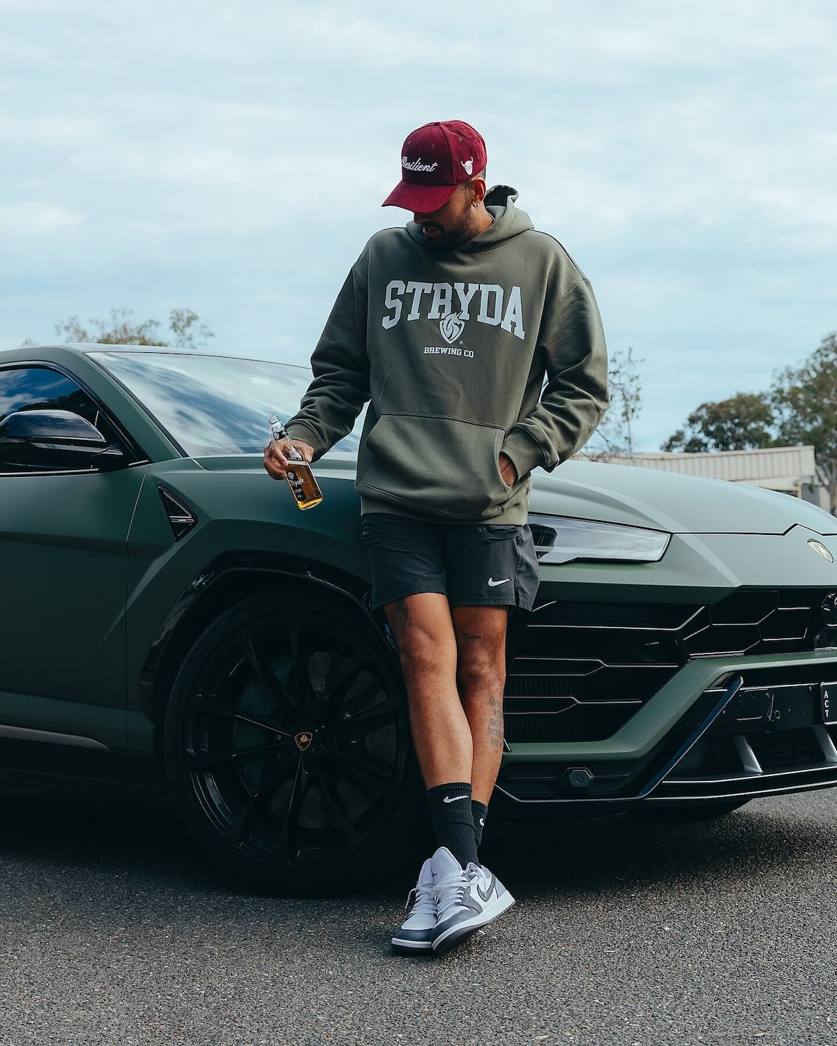 Nick Kyrgios, garage estremo tra Lamborghini, GT-R e una Tesla da basket