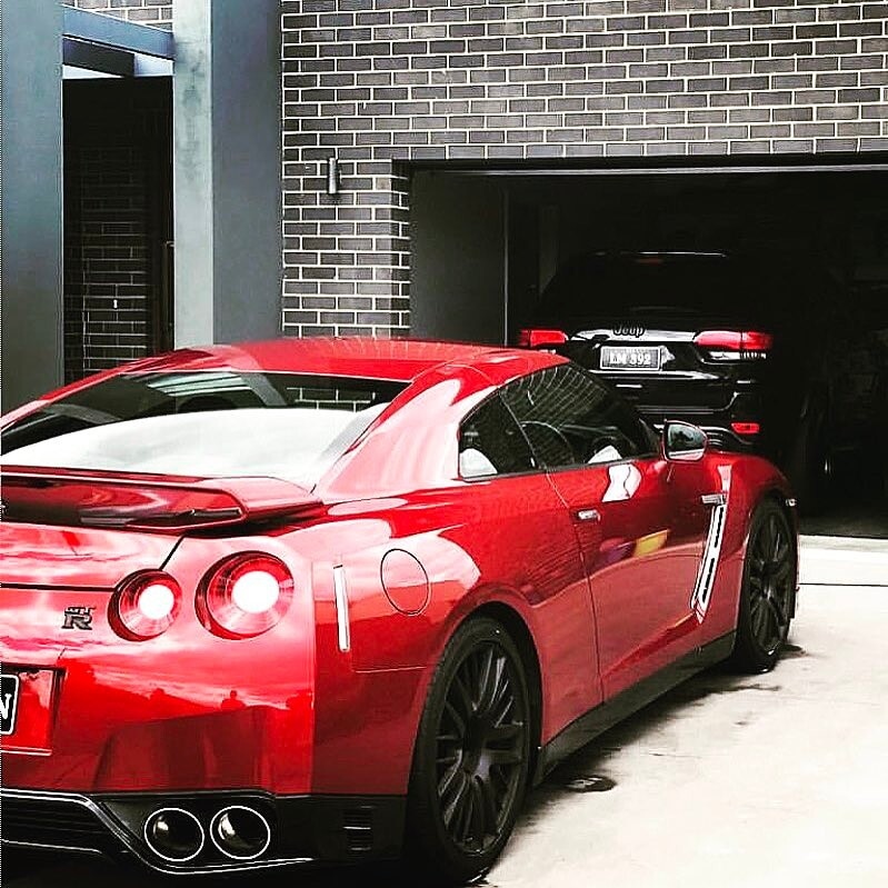 Nick Kyrgios, garage estremo tra Lamborghini, GT-R e una Tesla da basket